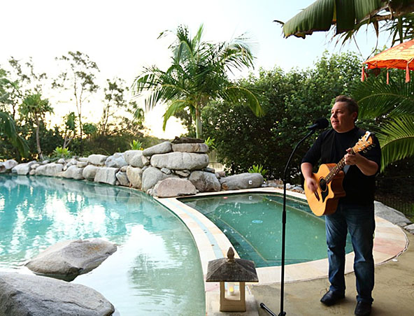 Acoustic Soloist Singer Greg - Brisbane Solo Musicians - Wedding Singers